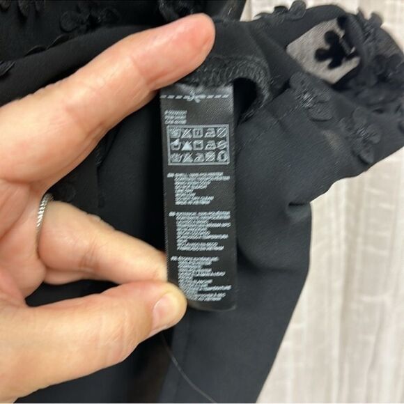 F21+ 2X Black Crewneck Short Sleeve Patch Floral Embroidered Front Sheer Top - Picture 9 of 9